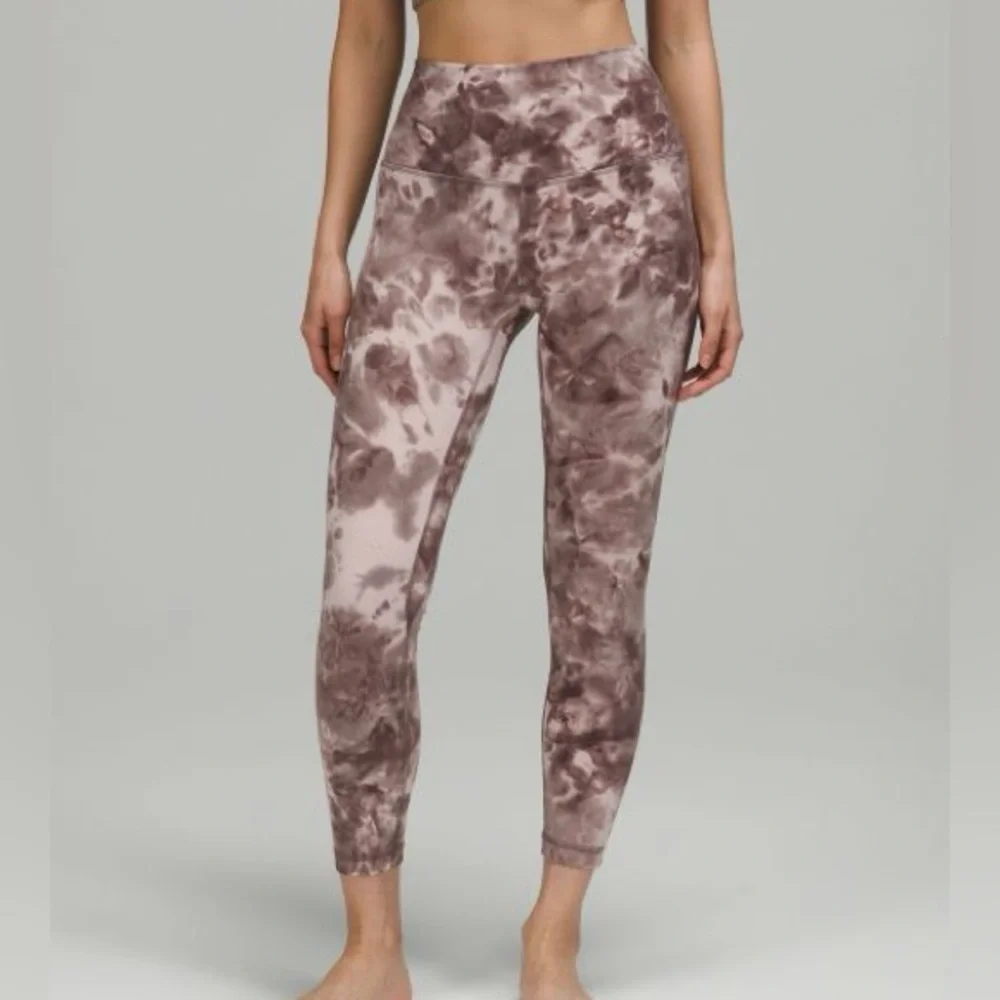 lululemon athletic diamond dye leggings - Picture 3 of 11